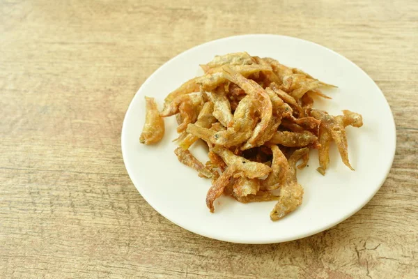 Poisson Anchois Frit Croustillant Avec Sel Dans Assiette — Photo