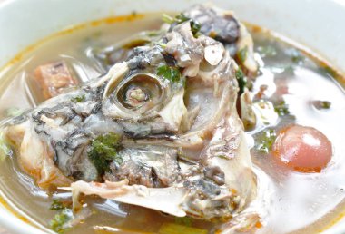  Baharatlı Tilapia baş balık haşlanmış tom yum çorbası kupa