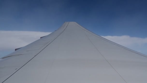 Aile Plane Travers Cadre Fenêtre Fond Ciel — Video