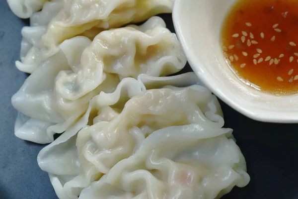 Dušený Gyoza nebo japonský knedlík plněné mleté maso — Stock fotografie