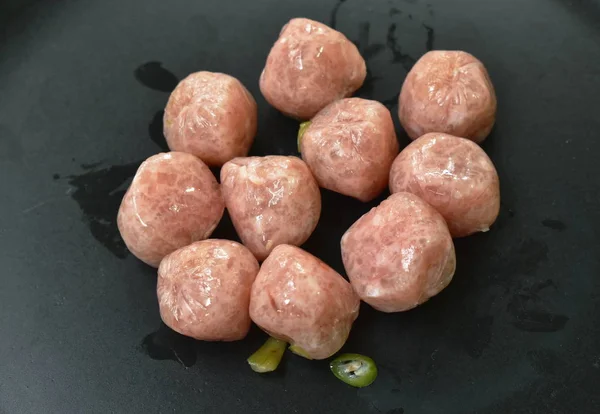 Fermenting minced pork with slice chili Thai sausage on plate — Stock Photo, Image