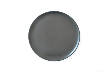 Beyaz arkaplandaki siyah plakanın üst görünümü