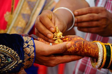 Hindu dininde Tanrı 'ya şükretmenin yolu