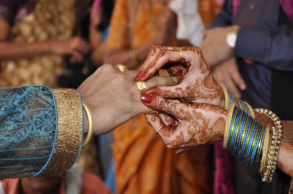 Aliança Casamento Para Uma Promessa Compromisso Estar Juntos — Fotografia de Stock