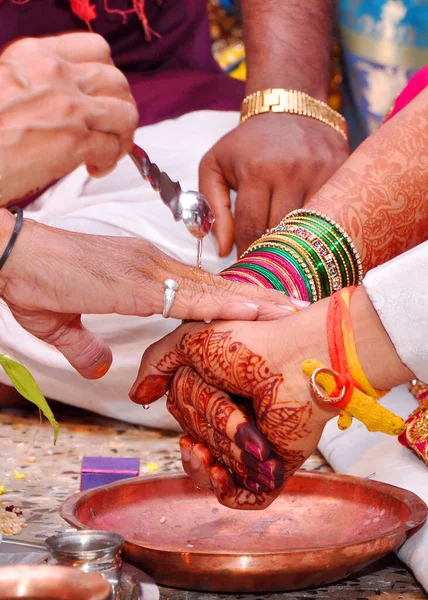 Tradycja Małżeństwa Religii Hinduskiej — Zdjęcie stockowe