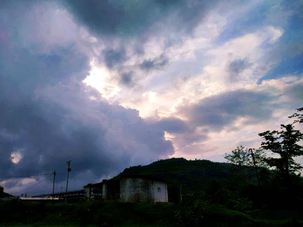 Alone Home Monsoon Season Covered Clouds — Stock Photo, Image