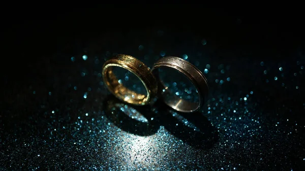 Two Ring Blue Glitter Dark Background — Stock Photo, Image