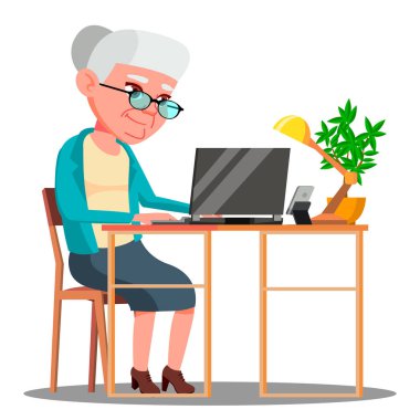 Yaşlı kadın masada oturan ve Laptop vektör ile çalışma. İzole illüstrasyon