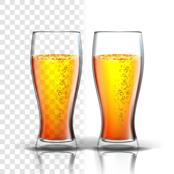 Vidrio realista con burbujas Vector de cerveza Lager — Archivo Imágenes Vectoriales