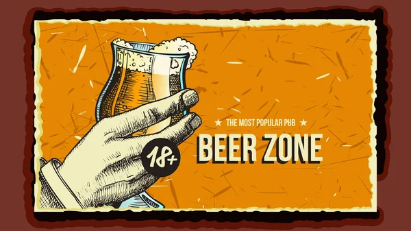 Χέρι κρατώντας μπύρα γυαλί διαφήμιση αφίσα διάνυσμα — Διανυσματικό Αρχείο