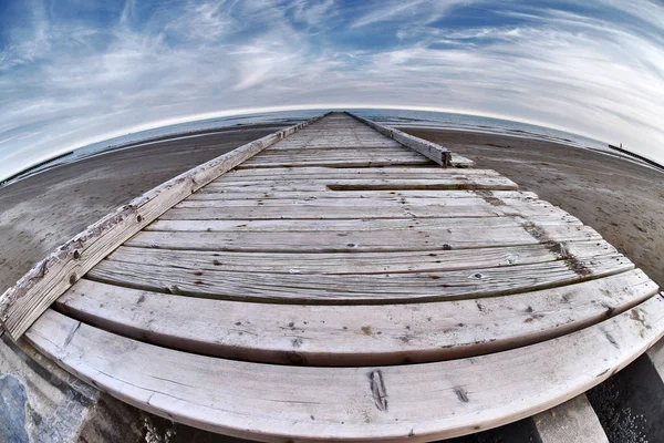 Promenader Vid Havet Längs Kajen Fotografi Med Fish Eye Lins — Stockfoto