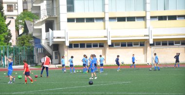 Sochi, Rusya Federasyonu - 2 Haziran 2017: Genç futbolcuların spor okulu 1 stadyumda Tren