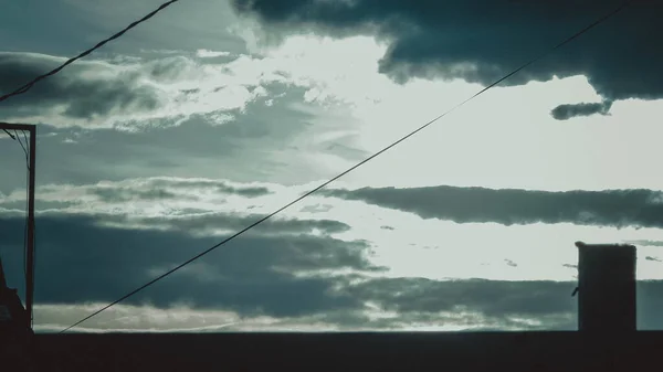 Небо Плотными Слоями Облаков — стоковое фото