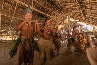 Manaus yakınlarındaki Amazonia 'daki Manaus şehrindeki yerli halk.