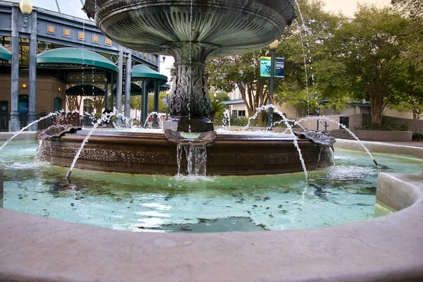 Hermosa Fuente Agua Con Agua Cristalina Ubicada Georgia Del Sur —  Fotos de Stock