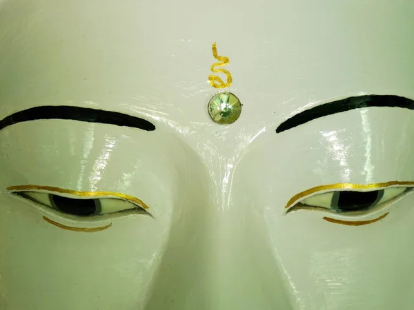 Close up of serene white Buddha face, Mandalay Hill temple, Myanmar — Foto Stock