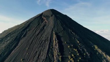 Dağların güzel manzarası. inerie vulkano. Flores Adası. Endonezya.