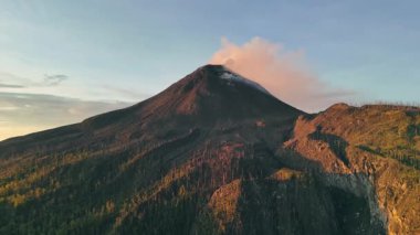  Levotobi Volkanik Flores Adası, Endonezya