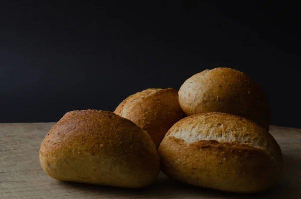 Freshly Baked Buns Old Oak Board — Stock Photo, Image