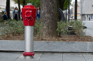 Yangın musluğu, şehirde.