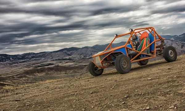 Coche Buggy Verano Las Montañas Otoño Día — Foto de Stock