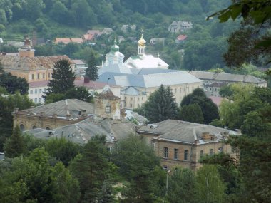 Dağlardaki eski kasaba.