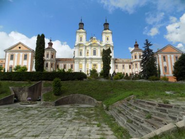 Şekil Değiştirme Katedrali.