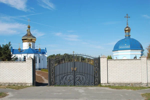 位于赫梅利尼茨基地区乌里韦塔市的圣三一安娜修道院 — 图库照片