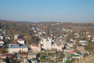 Dağlardaki eski kasaba.