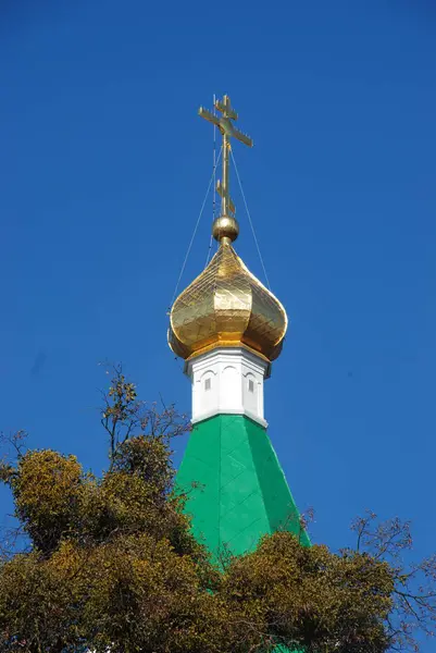 Красный Золотой Купол Православных Храмов — стоковое фото