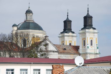 Şekil Değiştirme Katedrali.