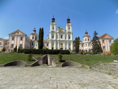 Şekil Değiştirme Katedrali.