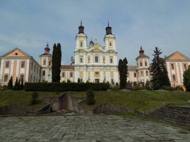 Şekil Değiştirme Katedrali.
