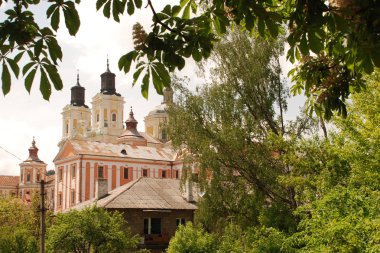 Şekil Değiştirme Katedrali.