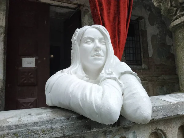 Scultura Una Donna — Foto Stock