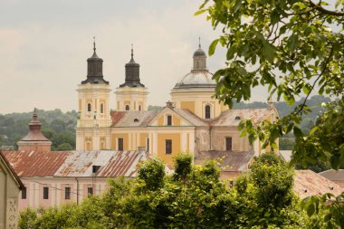 Şekil Değiştirme Katedrali.