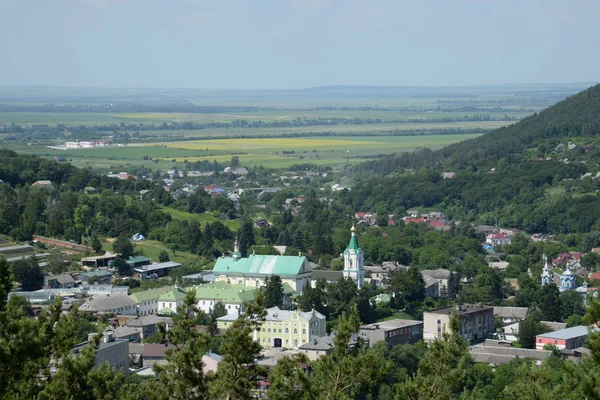 Dağlardaki Eski Kasaba — Stok fotoğraf