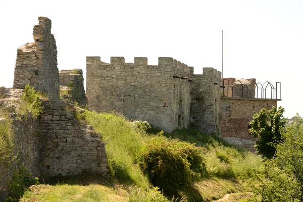 Mury Obronne Starego Zniszczonego Zamku — Zdjęcie stockowe