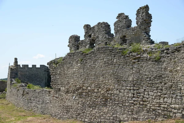 Eski Yıkılan Kalenin Savunma Duvarları — Stok fotoğraf