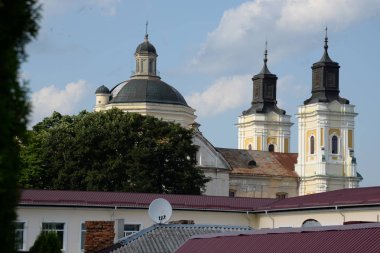 Şekil Değiştirme Katedrali.