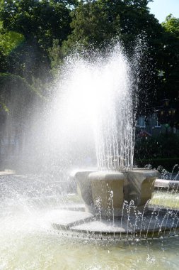 Ternopil Tiyatro Meydanı 'ndaki Şelale. Ukrayna