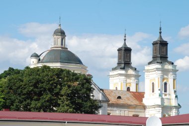 Şekil Değiştirme Katedrali.