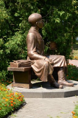 Doğu Avrupa 'nın ilk öğrencisinin anıtı.