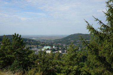 Dağlardaki eski kasaba.