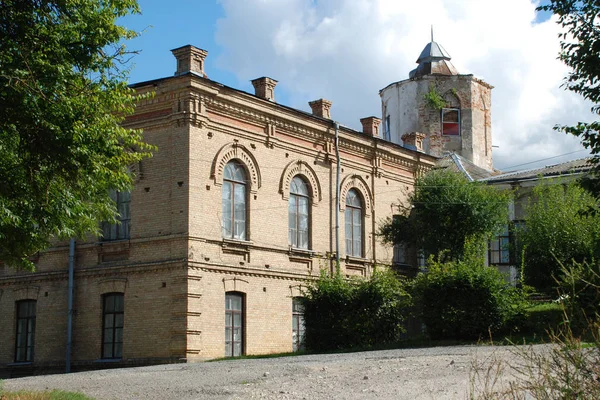 Antik çağlarda Kontes Dzembovskoyi 'nin eski malikanesi