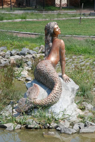 Escultura Sirena Ostroh Academy Park — Foto de Stock