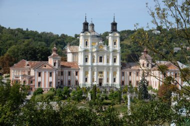 Şekil Değiştirme Katedrali.