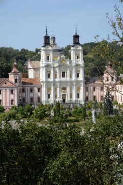 Şekil Değiştirme Katedrali.
