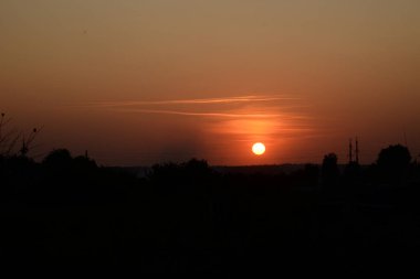 Akşam bulutlu gökyüzü, genel manzara