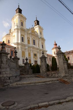 Şekil Değiştirme Katedrali.